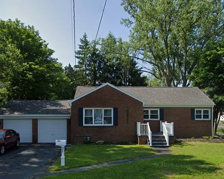 21 E & West Rd — Photo 1