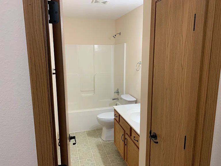 520 Wood Thrush St #B — Photo 10