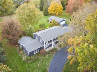 2280 N Short Hills Dr, Akron, OH 44333