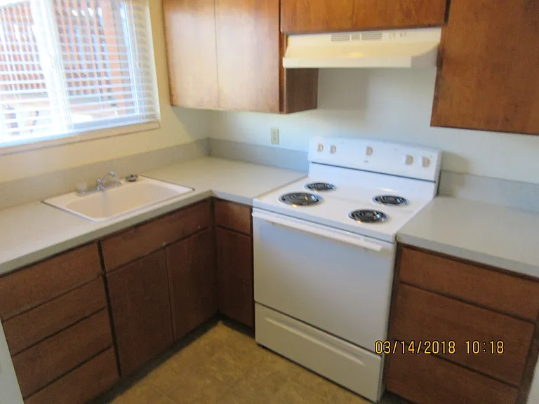 950 NW Sycamore Ave #10 — Photo 5