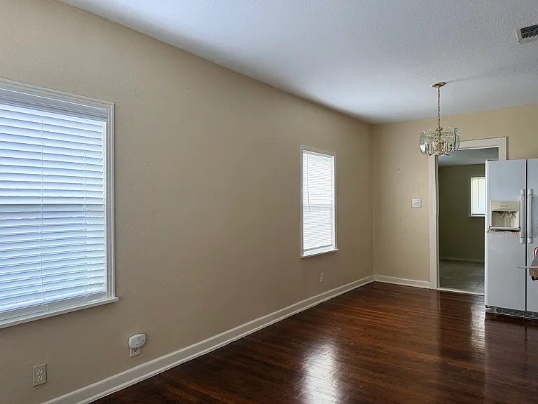 45 Central Park Dr — Photo 20