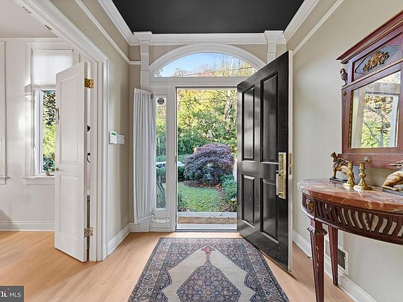 3rd image of 4628 Charleston Ter NW