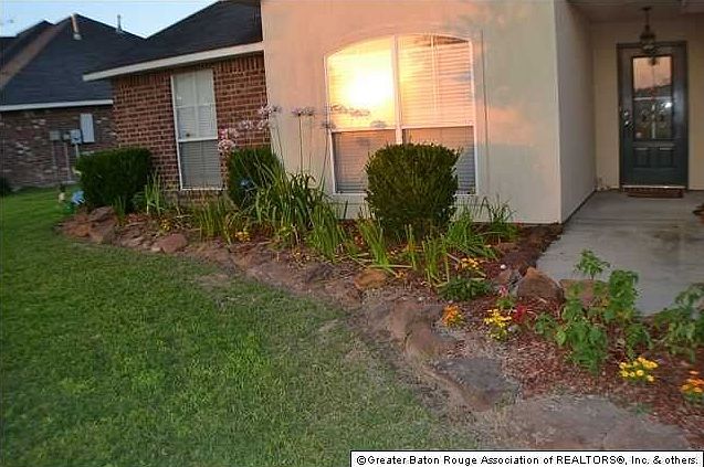 1st image of 36002 Norfolk Ave
