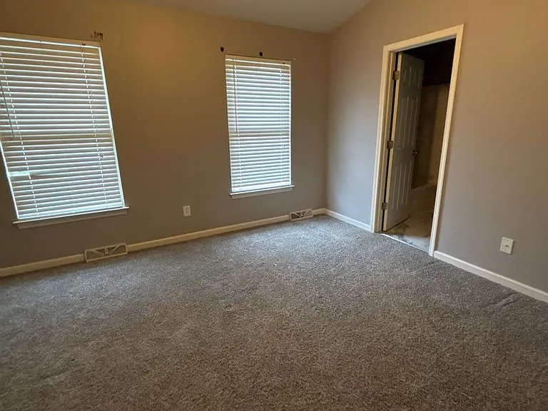 317 Bainbridge Dr #N — Photo 15