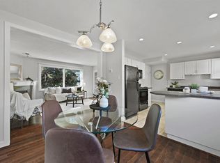 571 W Killarney Glen Ct SW, Calgary, AB T3E7H4