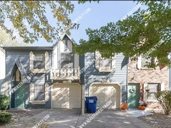 318 Birch Ln, Lawrence, KS 66044