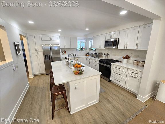 4th image of 532 Nichols Rd