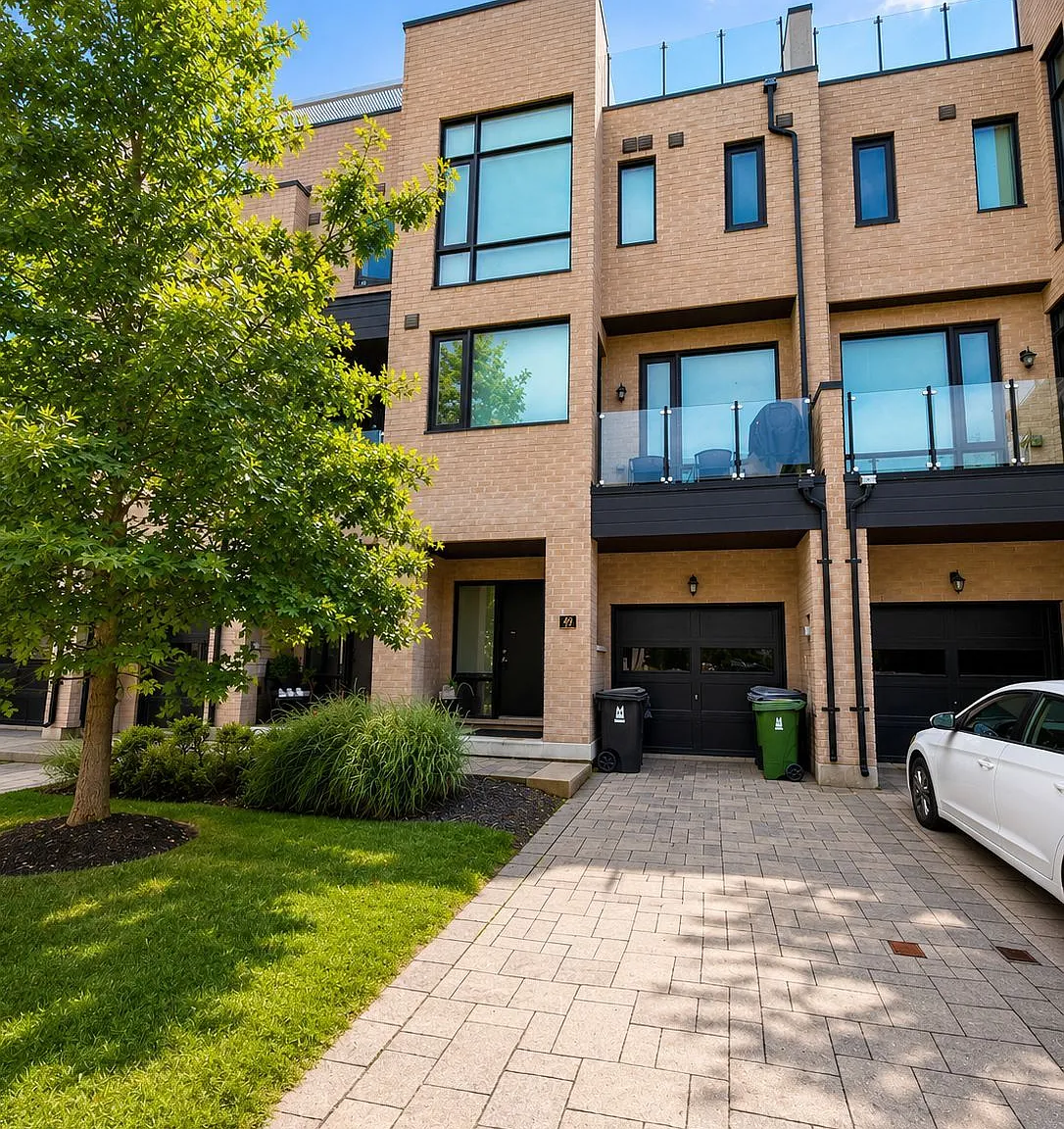 3 bed, $4,000 — Photo 1