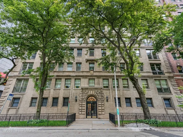 200 E Pearson St APT 2E, Chicago, IL 60611