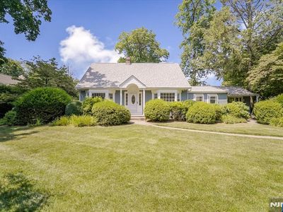 427 Grandview Ave, Wyckoff, NJ, 07481