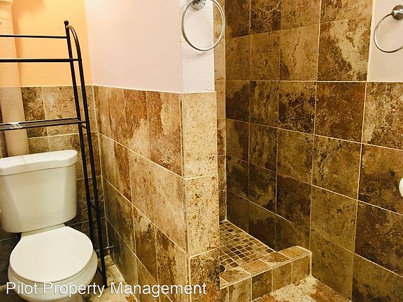 5th image of 12728 33rd Ave NE #17290539