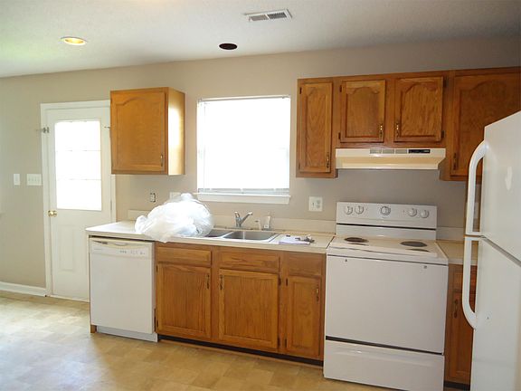 4th image of 513 Emily Ln