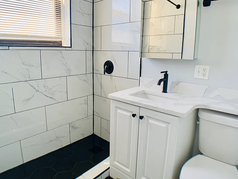ANGELUS APARTMENTS — Photo 20