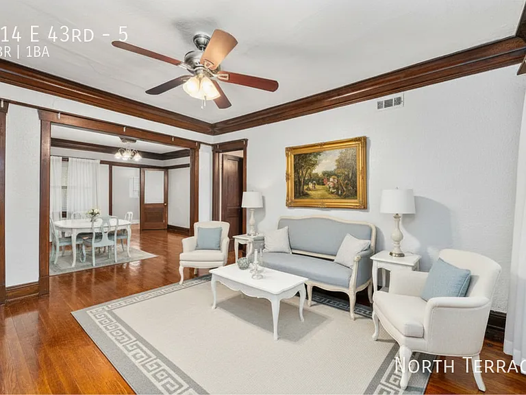 814 E 43rd St #5 — Photo 2