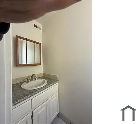 1048 Bellhurst Ave — Photo 6