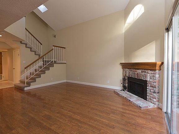 4th image of 923 Springview Cir