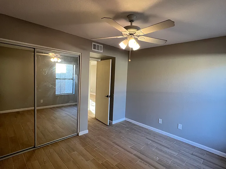 2851 E Capri Cir — Photo 11