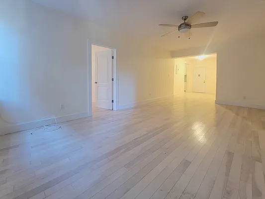 Rented by AZ REALTY NYC LLC | media 9