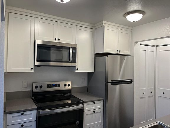 3rd image of 725 9th Ave S #107