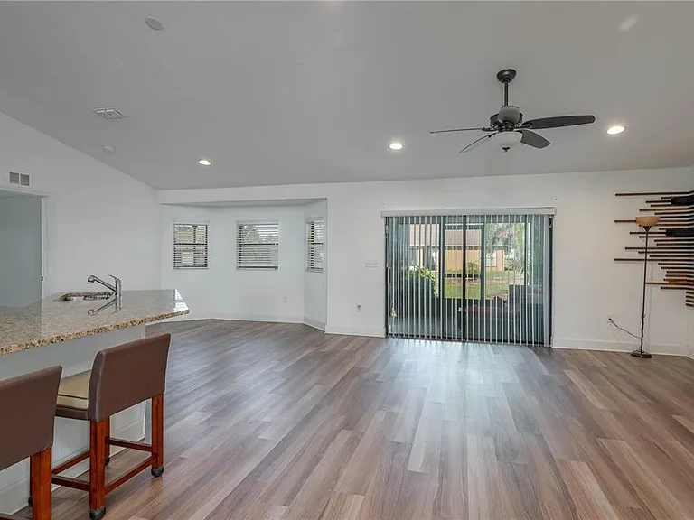 343 Dinner Lake Ct — Photo 8