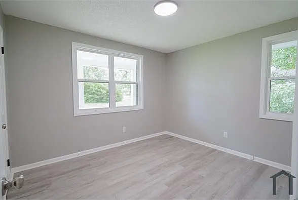 806 E Verbena Ave — Photo 9