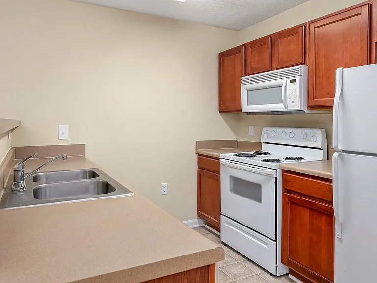Madison Heights Luxury Apartments — Photo 26