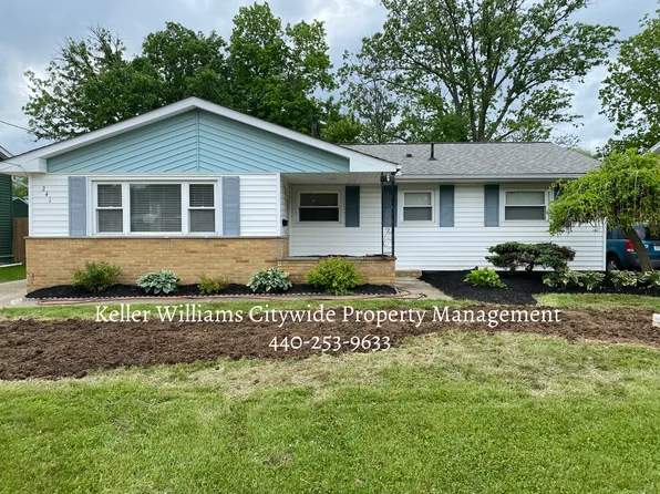 241 Windsor Dr, Elyria, OH 44035