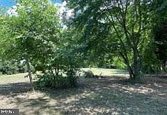 3rd image of 10703 Dupont Blvd