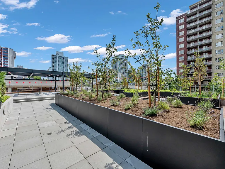 128 W 15th St #2101 — Photo 27