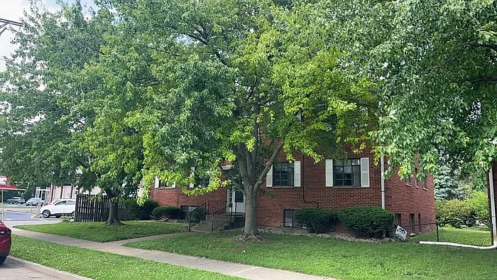 613 Gainsborough Rd #5 — Photo 1