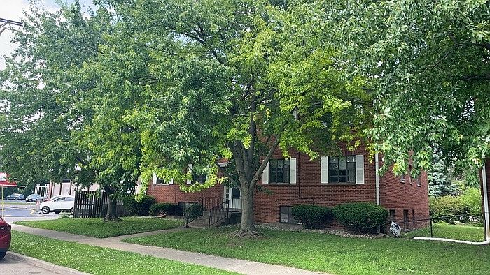 1st image of 613 Gainsborough Rd APT 2