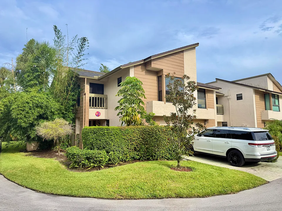 6069 Glendale Dr