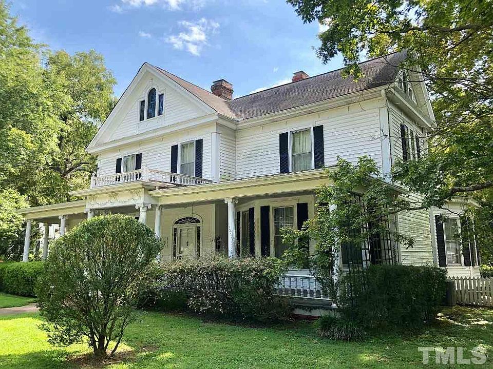 1st image of 607 College St