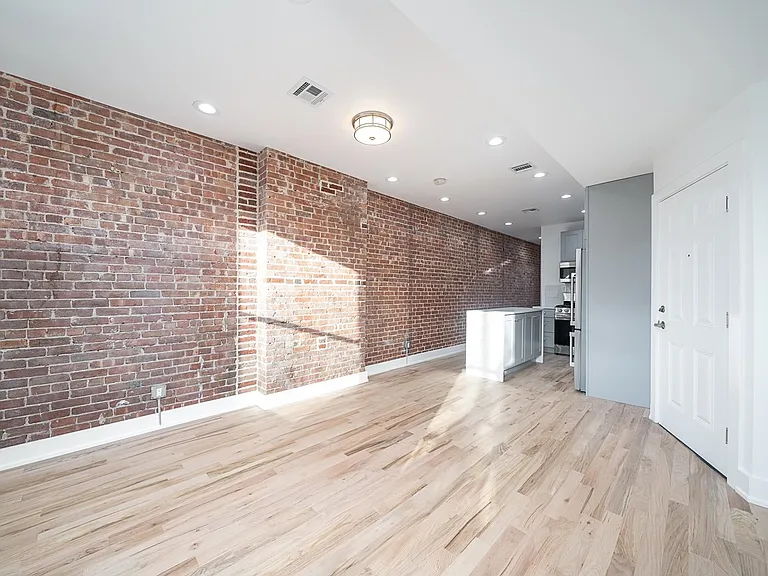 230 Willow Ave #4 — Photo 4