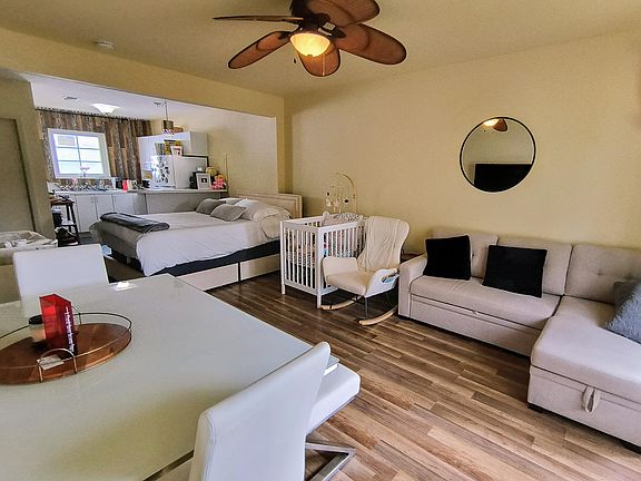 2nd image of 833 10th St #203