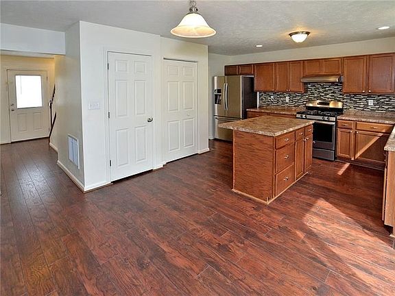 5th image of 3020 Juniper Ct
