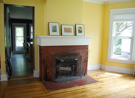 3rd image of 103 Pioneer St