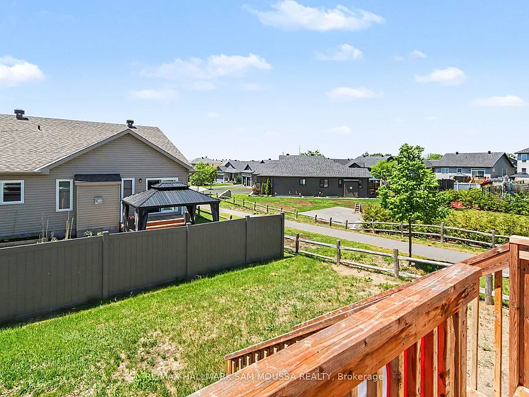 656 Bracewell St — Photo 28