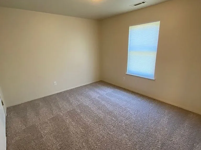 317 Erin Pl — Photo 13