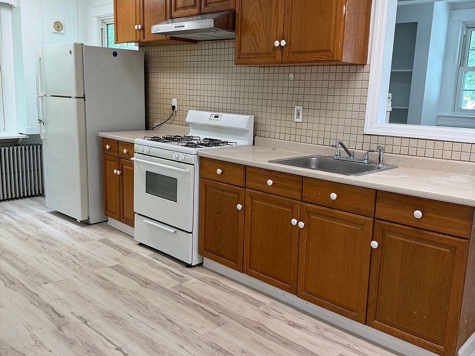 Eat In Kitchen