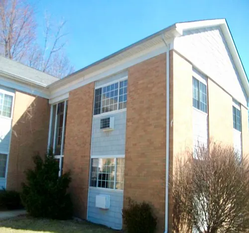 13-23 Bissell Street Photo 1