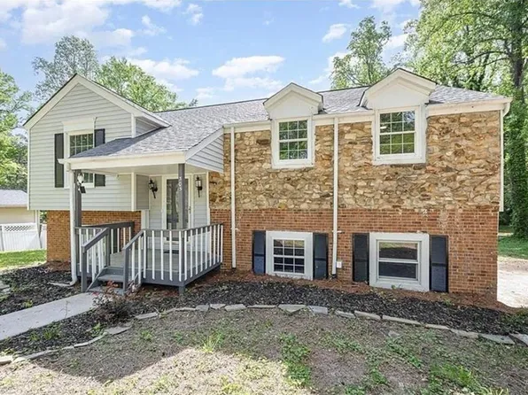 305 Rollingwood Rd, Jamestown, NC 27282