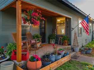 7150 Linne Rd, Seguin, TX 78155