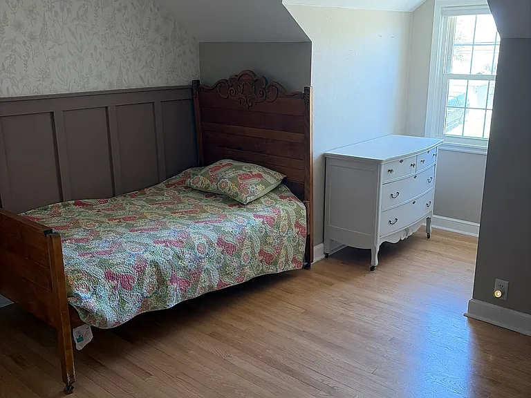 1708 Hawthorne Ave — Photo 13