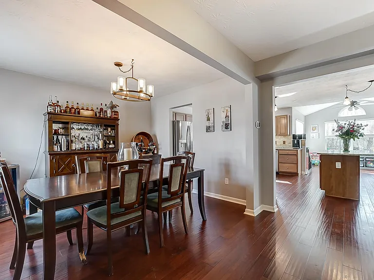 6700 Bartlett Ct — Photo 9