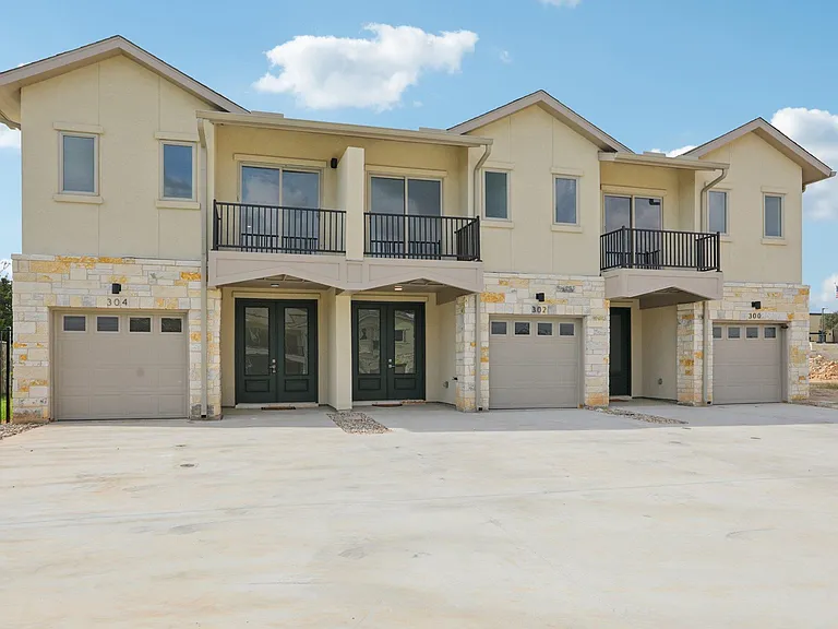 302 Tesla Cir — Photo 6