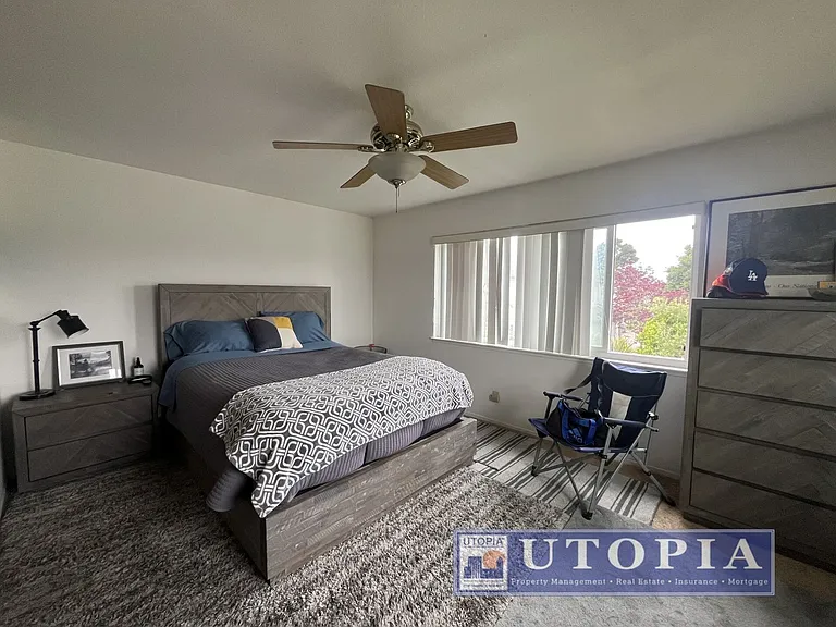 SCZ T 140 Bay Street — Photo 2