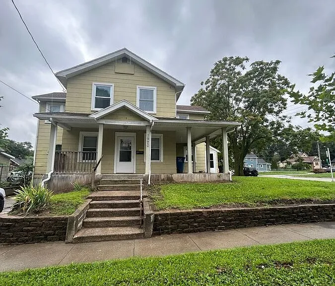 1920 Washington Ave — Photo 1