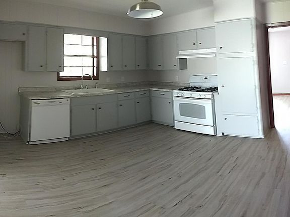 Spacious kitchen