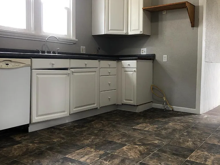 1718 Saint Marys Ave — Photo 8